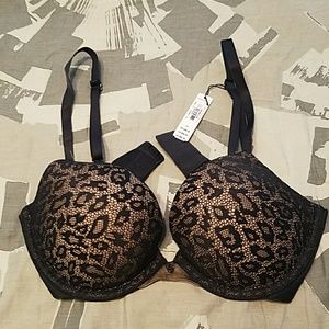 NWT Victoria's Secret Plunge Bra 32D